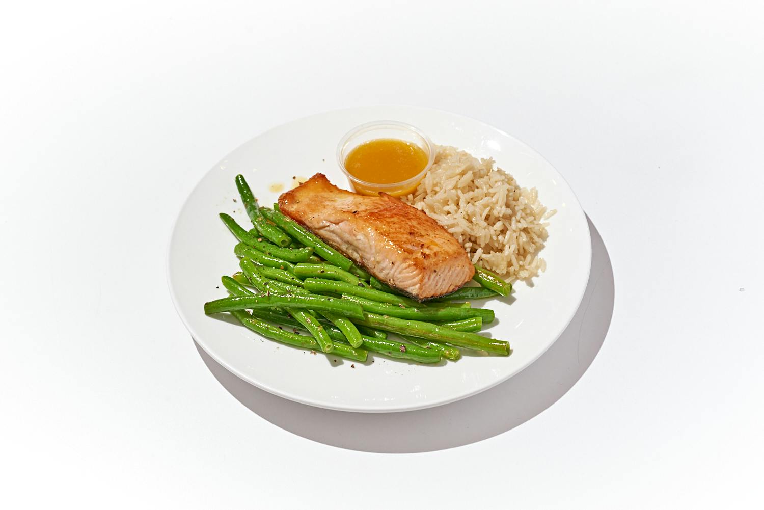 ID_Andres_Menendez_Pan_Seared_Salmon_With_Coconut_Rice_and_Garlic_Green_Beans_With_Passion_Fruit_Sauce_WB_00031